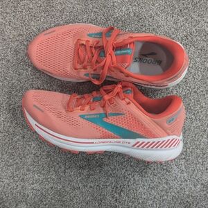 Brooks Adrenaline Gts 22 Women's Running Shoes - Coral and Teal Size 11